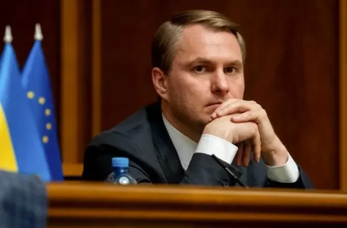 Офіс генпрокурора розпочав розслідування про відрядження Кравченка за кордон