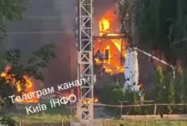 У Голосіївському районі Києва російський дрон влучив у кафе (відео)