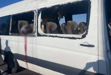 Росіяни вдарили по рейсовому автобусу на Нікопольщині: є загиблі та поранені