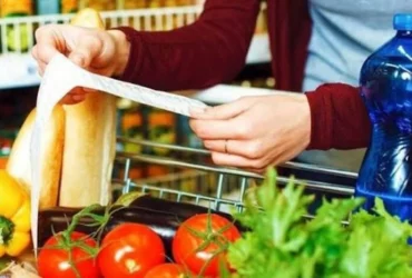 Скільки коштує продуктовий кошик з 10 позицій: ціни станом на кінець вересня