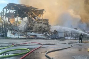 У Києві внаслідок атаки росіян знищено склад популярних дитячих іграшок