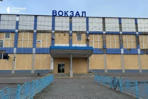 «Укрзалізниця» тимчасово припиняє рух поїздів до Сум: як зміниться маршрут
