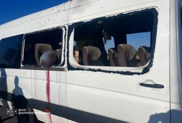 Смертельний удар по рейсовому автобусу на Нікопольщині: рятувальники показали наслідки