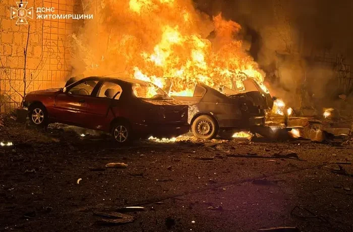 На Житомирщині через атаки РФ спалахнули пожежі на обʼєктах критичної інфраструктури
