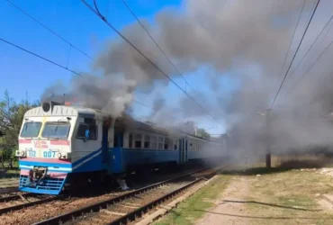 Росіяни вдарили по поїзду на Харківщині: поранено пасажирів