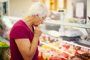 У Раді зареєстрували законопроєкт про зниження ПДВ на продукти та ліки