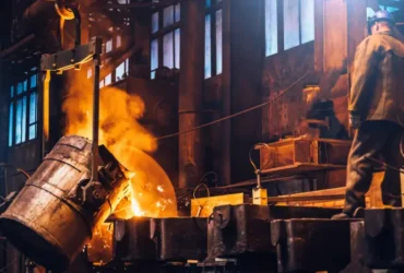 Випуск сталі в Україні обвалився на 57%: гірші показники були лише у 2022 році