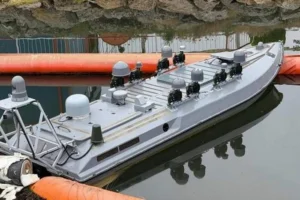 Військово-морські сили показали перший в історії бій безекіпажних катерів