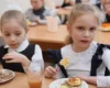 Безкоштовне харчування школярів: з якими проблемами зіткнулися громади після 1 вересня