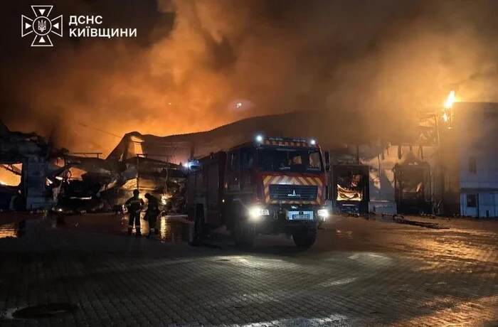 Росіяни повторно атакували Київщину під час ліквідації пожежі