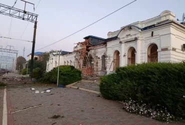 Росіяни вдарили по залізничному вокзалу на Харківщині