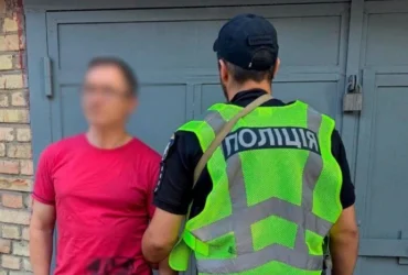 Військовий з трофейним автоматом погрожував перехожому в Києві: деталі затримання