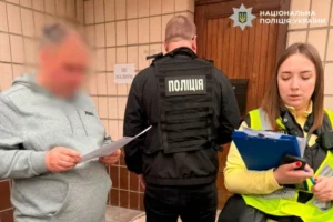 «Квитки» до Європи за $21 тис.: у Києві адвоката викрито на схемі для ухилянтів