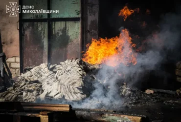 У Миколаєві росіяни атакували відділення пошти та склади, де зберігалися овочі