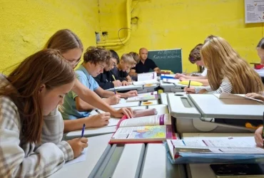 Повітряна тривога – не кінець уроку: у школах Києва запроваджено нові правила