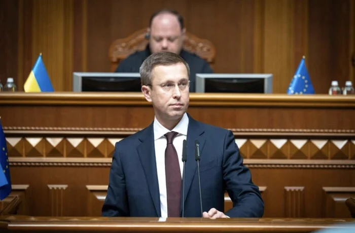 Чиновників забагато? Уряд перевірить держапарат і скоротить зайві посади