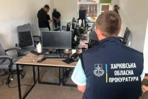 Боротьба із шахрайськими кол-центрами. Зеленський запропонував саджати винних до 12 років тюрми