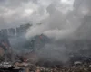 Палали авто та гаражі: рятувальники показали наслідки удару по столичній Оболоні (фото)