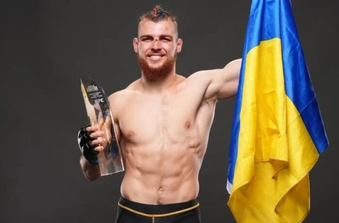 Український боєць UFC продовжив безпрограшну серію впевненою перемогою у Парижі