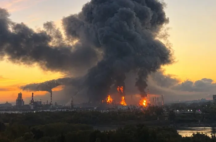 Удари по НПЗ: чи змінять вони ставлення росіян до війни?