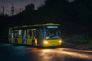 У Києві вночі курсуватимуть автобуси від Центрального вокзалу: схеми та графік