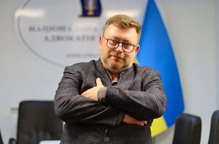 Місяць відмовився від мандата народного депутата