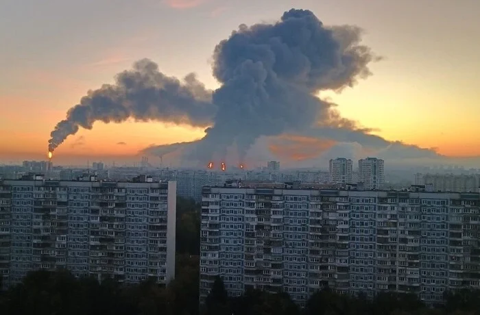 Після атаки на НПЗ у Москві почав зникати бензин