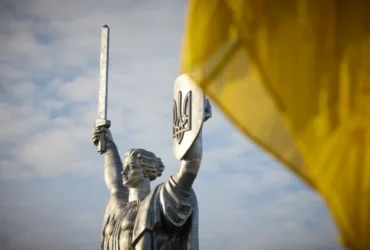 У Києві 1 жовтня курсуватиме додатковий автобус до Музею війни та монумента «Батьківщина-Мати» (схема)