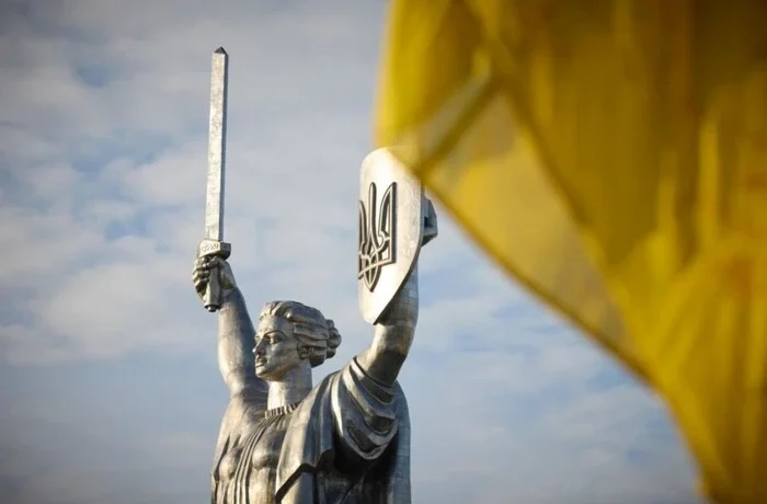 У Києві 1 жовтня курсуватиме додатковий автобус до Музею війни та монумента «Батьківщина-Мати» (схема)