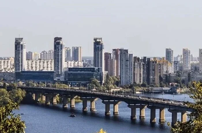 Рух мостом Патона у Києві буде обмежено до 14 вересня (схема)