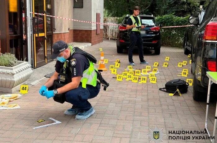 Понад 20 пострілів упритул: у Києві скоєно замах на директора клініки репродуктології