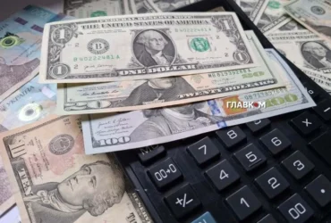 Звідки заробітчани найбільше переказують грошей в Україну: названо лідера
