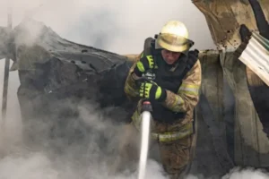 Окупанти вдарили по торговельному центру в Харкові