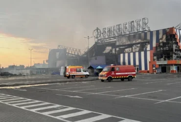 Працівники до останнього рятували ТЦ. Росія шістьма ударами знищила «Епіцентр» у Миколаєві