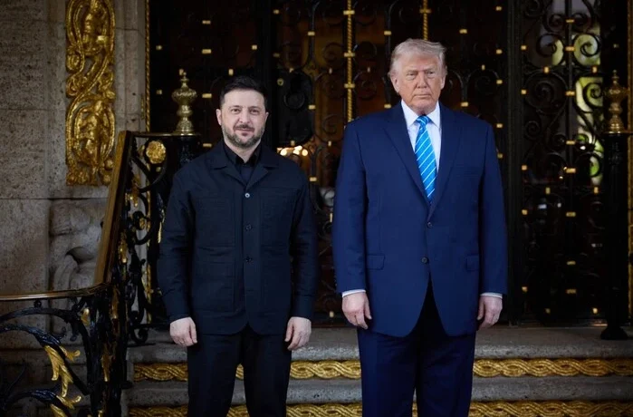 Трамп знову попросив Зеленського не бити по НПЗ Росії – Axios