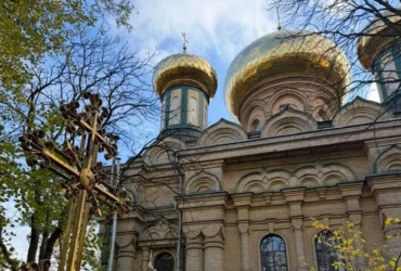 Тут відспівували Стуса: чим унікальний храм на Мостицій, який пошкодила РФ (фото)