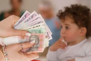 «Мамо, дай 100 гривень»: Monobank запустив нову функцію для дітей