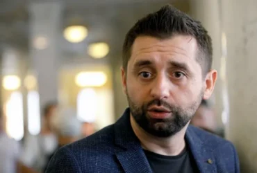 Арахамія стане доктором наук? Експерти вже знайшли в дисертації депутата купу помилок, плагіат і сліди ШІ