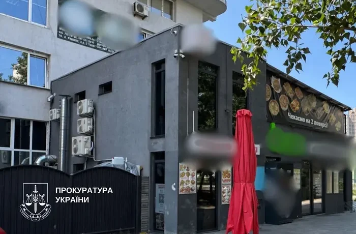 Підприємець на Позняках незаконно розбудував бізнес-центр: прокуратура вимагає знесення