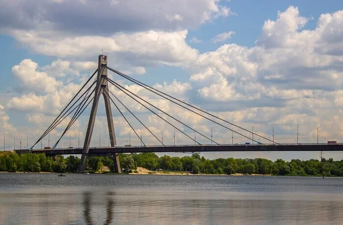 Рух пішоходів Північним мостом частково обмежено до 7 жовтня (схема)