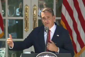 Російський олігарх оплатив весілля Трампа-молодшого. Генпрокурор США відкинув розслідування