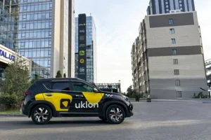 Зростання цін на таксі під час тривог у Києві: Uklon пояснив, чи стримуватиме вартість