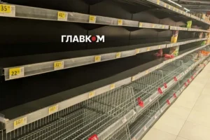 Продуктів достатньо, але полиці порожні: міністр пояснив причину