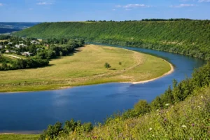 Маловоддя охопило річки Закарпаття. Влада запровадила обмеження