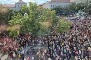 У Німеччині близько 150 тис. людей вийшли на акції протесту проти ультраправої AfD
