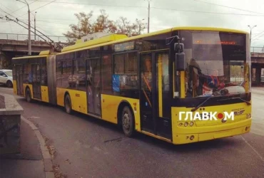 Нічна атака на Київ: як працює громадський транспорт і які маршрути змінено