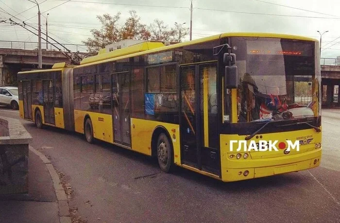 Нічна атака на Київ: як працює громадський транспорт і які маршрути змінено