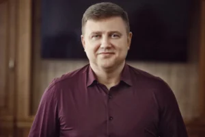 Елітна квартира на тещу. Суд стягне понад 4,3 млн грн у справі ексміністра Коваля