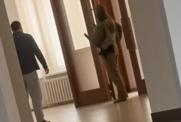 Люди з автоматами перекрили вхід до університету на Львівщині: з’явилося пояснення