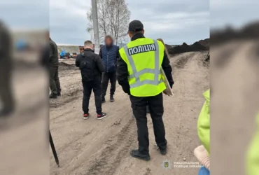 Нацполіція викрила незаконний видобуток сапропелю. Державі завдано мільйонних збитків